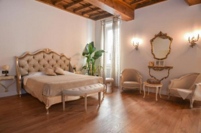 Trevi Fountain Elegant Apartment
